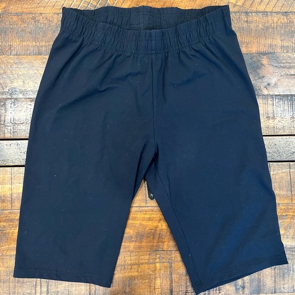 Gymshark Black Bike Shorts Lightweight Elastic Waist - Picture 1 of 2